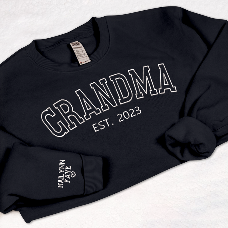Embroidered Grandma sweatshirt with grandkids names, Personalized Grandma gift, Grammy, Oma, Nana, Gigi, Mommom, Mimi, Mom Birthday gift
